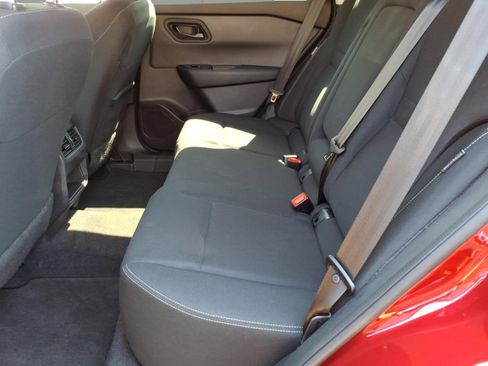 Used 2025 Nissan Rogue S AWD/4WD image 8