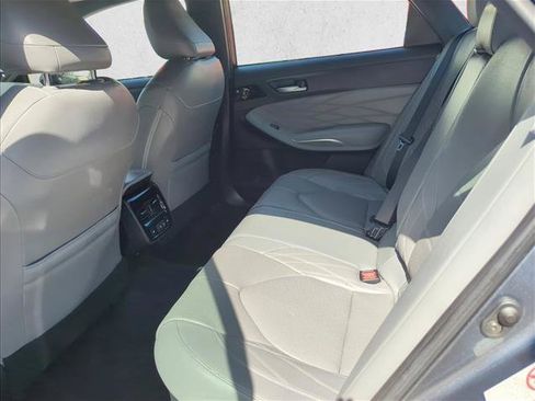 Used 2019 Toyota Avalon Limited w/ All Weather Liner Package FWD image 10