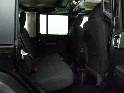 Used 2021 Jeep Wrangler Unlimited Sport image 13