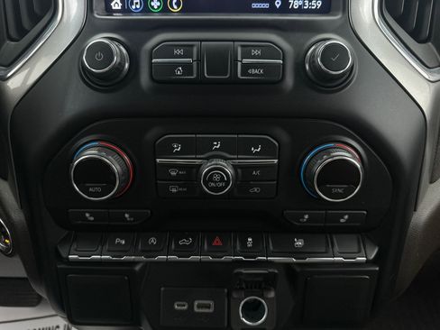 Used 2020 Chevrolet Silverado 1500 LT w/ Convenience Package image 17