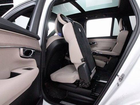 Certified 2025 Volvo XC90 T8 Plus w/ Protection Package Premier image 28