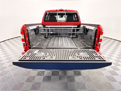 Certified 2022 Nissan Frontier SV image 34