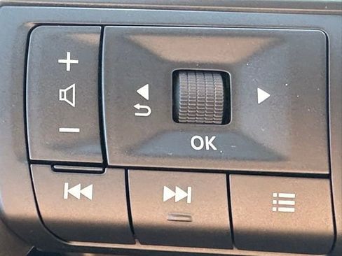 New 2025 Nissan Pathfinder SV w/ SV Premium Package image 33