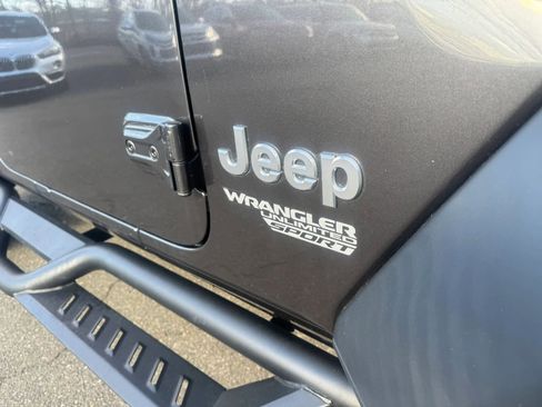 Used 2018 Jeep Wrangler Unlimited Sport S image 16