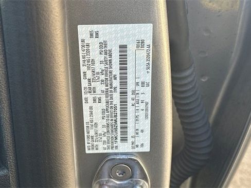 Used 2021 Ford Escape SE image 32