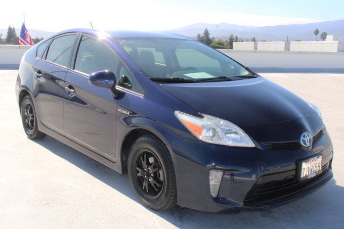 Used 2014 Toyota Prius Three FWD image 2