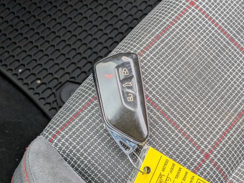 Used 2022 Volkswagen GTI SE image 36