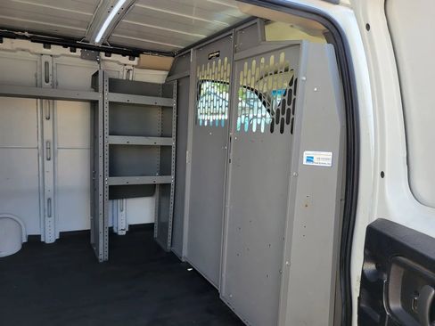 Used 2019 Chevrolet Express 3500 Extended w/ Driver Convenience Package image 23