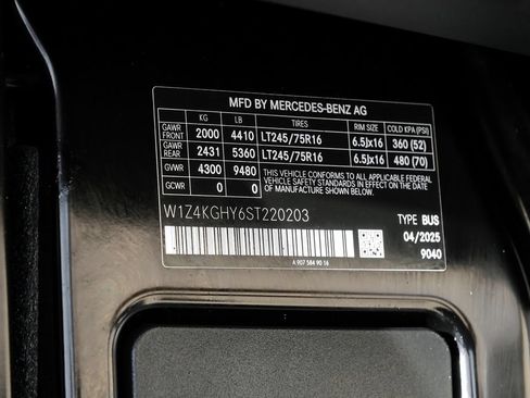Used 2025 Mercedes-Benz Sprinter 2500 image 63