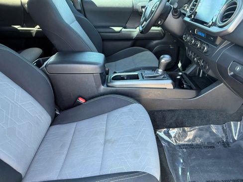 Used 2023 Toyota Tacoma TRD Off-Road w/ Technology Package image 11