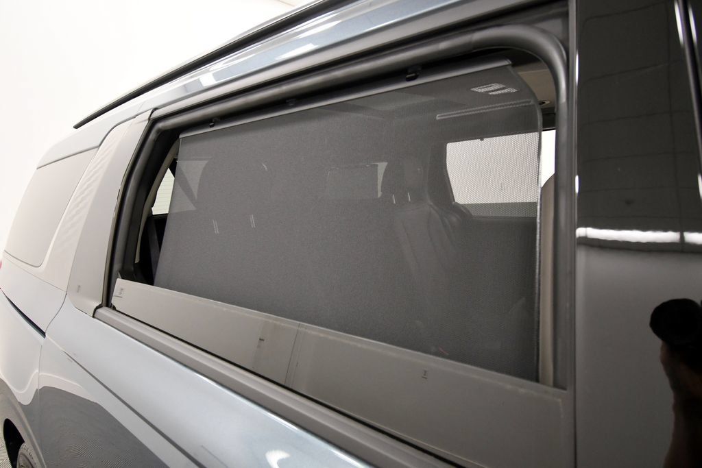 Certified 2026 Kia Carnival SX w/ SX Dark Edition Package FWD image 13