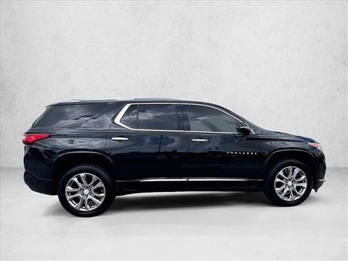 Used 2019 Chevrolet Traverse Premier w/ Driver Confidence II Package FWD image 5