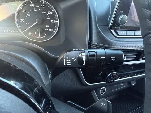 Used 2023 Nissan Rogue SV w/ SV Premium Package image 32