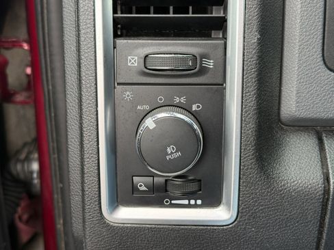 Used 2017 RAM 1500 Classic SLT w/ Luxury Group AWD/4WD image 31