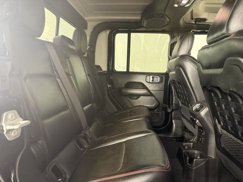 Used 2022 Jeep Gladiator Rubicon AWD/4WD image 13