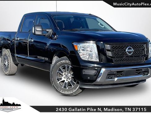 Used 2020 Nissan Titan SV w/ SV Convenience Package image 1