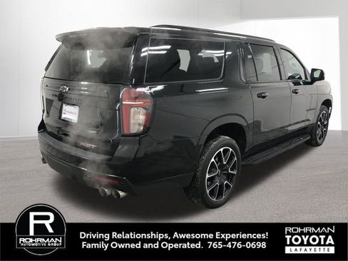 Used 2023 Chevrolet Suburban RST w/ Sport Performance Package image 7
