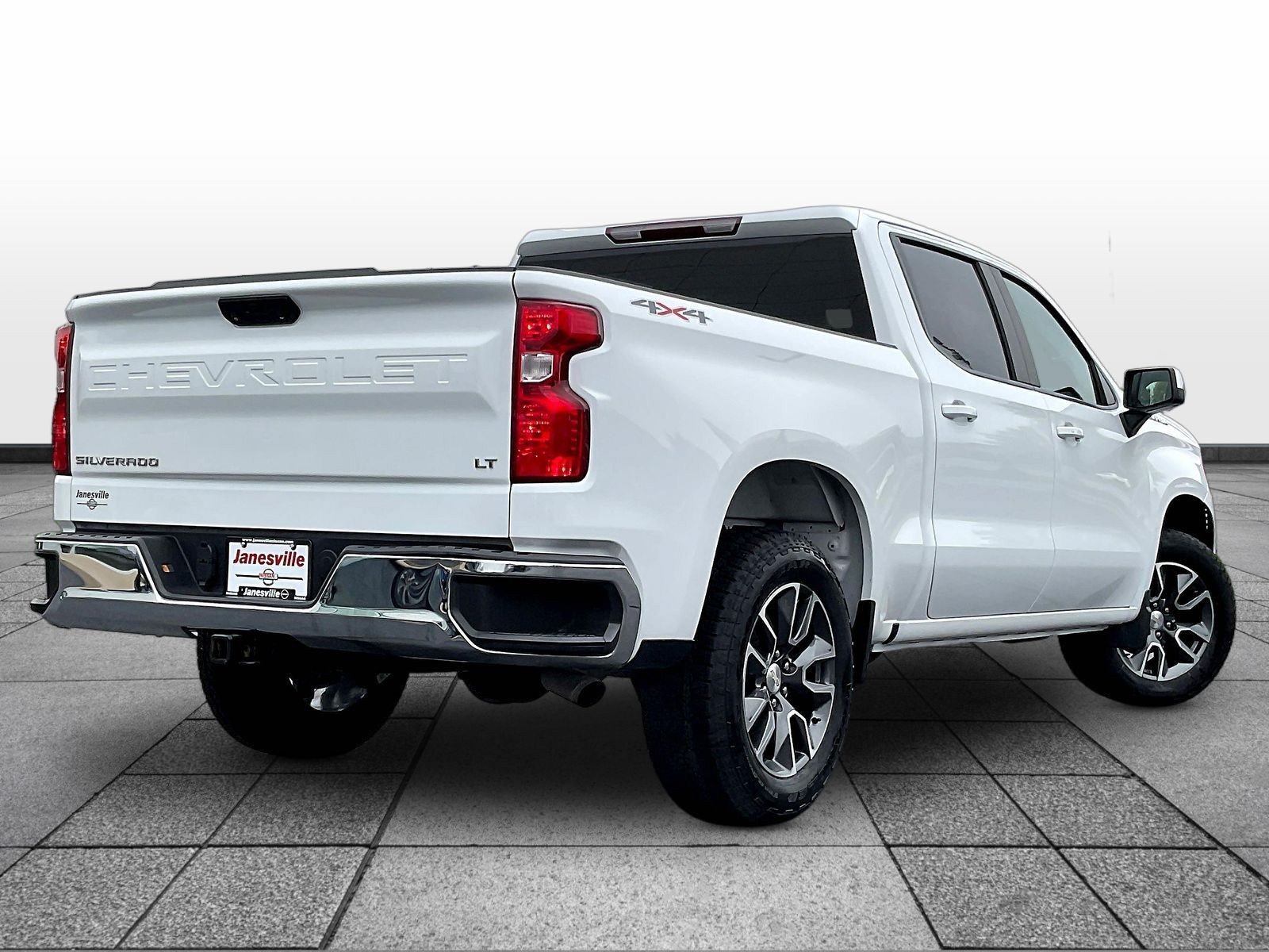 Used 2023 Chevrolet Silverado 1500 LT AWD/4WD image 7