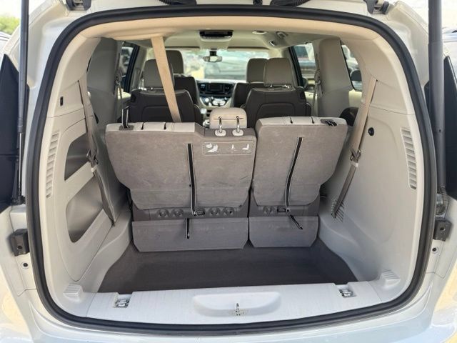 Used 2017 Chrysler Pacifica Touring-L FWD image 20