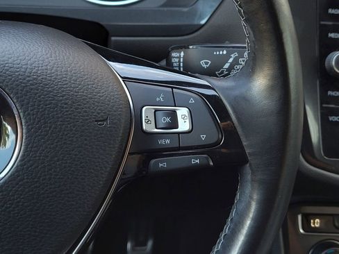 Used 2020 Volkswagen Tiguan SE R-Line image 22