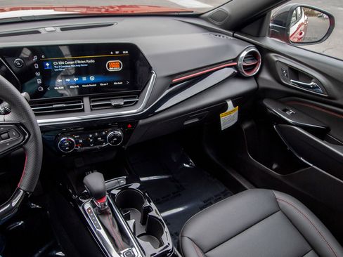 Used 2026 Chevrolet Trax RS w/ Driver Confidence Package image 15