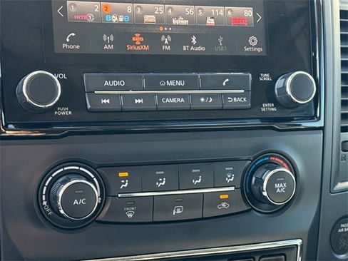 Used 2022 Nissan Titan SV image 23