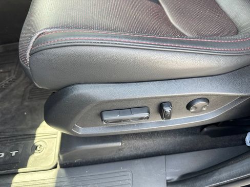 Used 2025 Honda Pilot Black Edition image 12