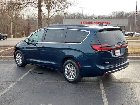 Used 2022 Chrysler Pacifica Touring-L image 15