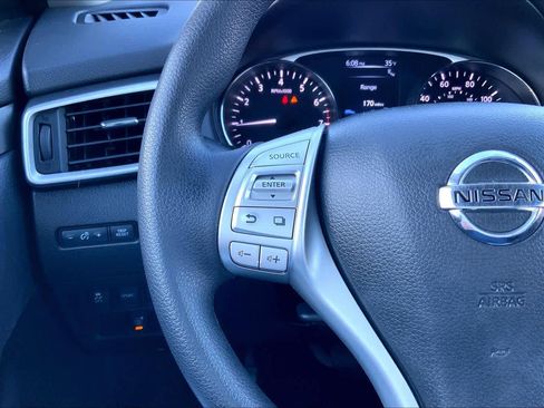 Used 2014 Nissan Rogue SV w/ SV Premium Package image 24