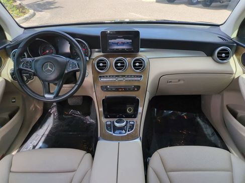 Used 2019 Mercedes-Benz GLC 300 image 14
