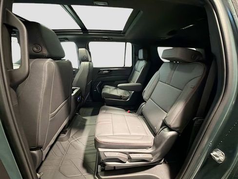 New 2026 Chevrolet Suburban RST w/ Advanced Technology Package AWD/4WD image 23
