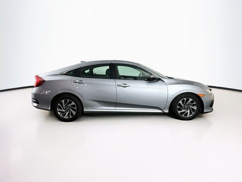 Used 2018 Honda Civic EX image 10
