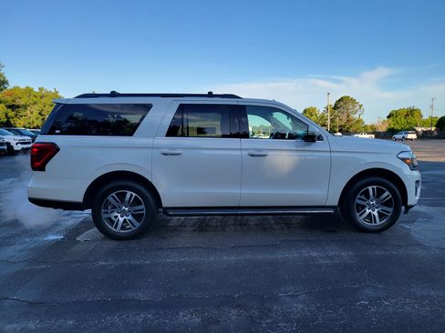 Used 2023 Ford Expedition Max XLT AWD/4WD image 4