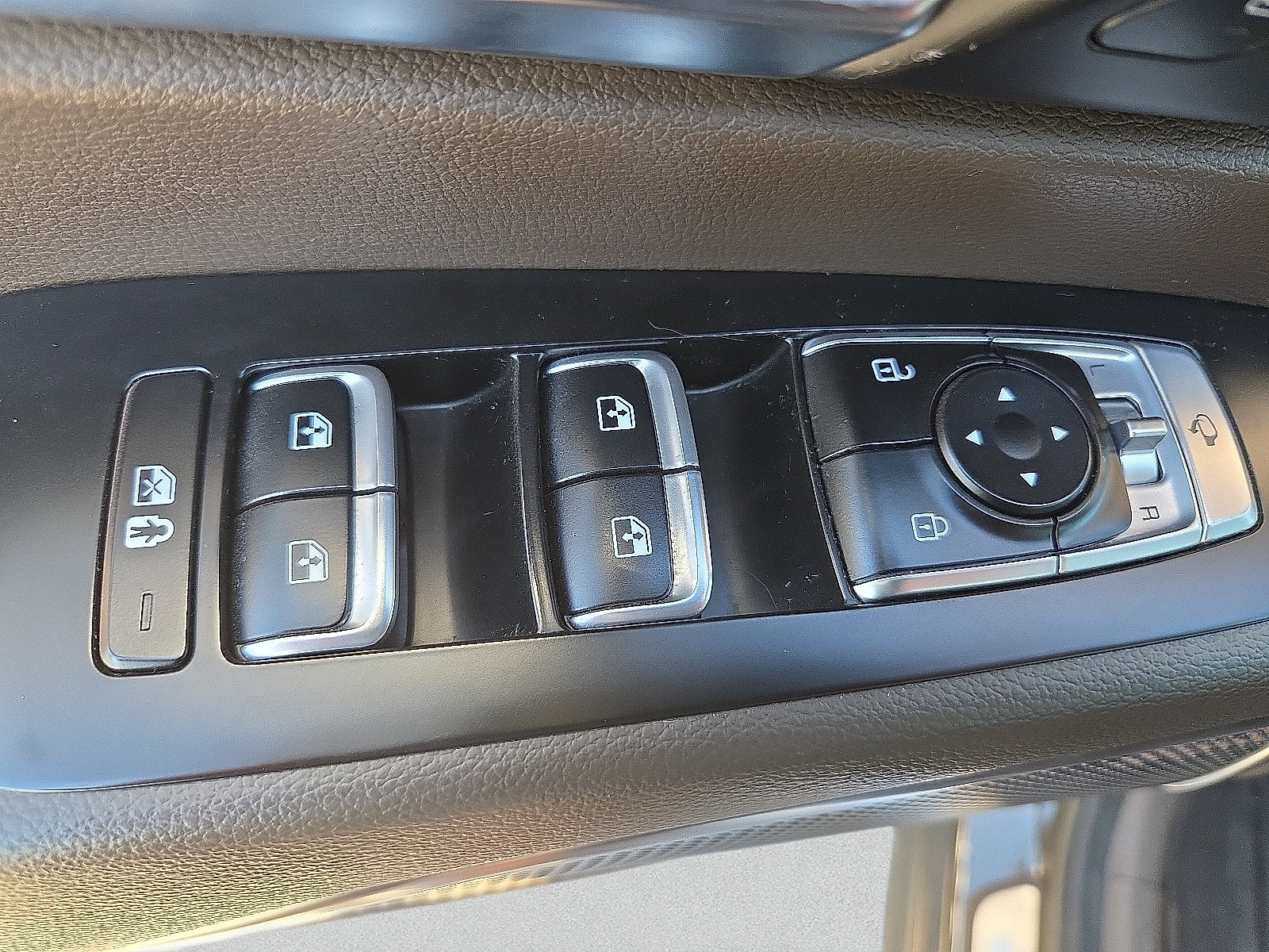 Used 2020 Kia Telluride SX w/ Towing Package FWD image 16