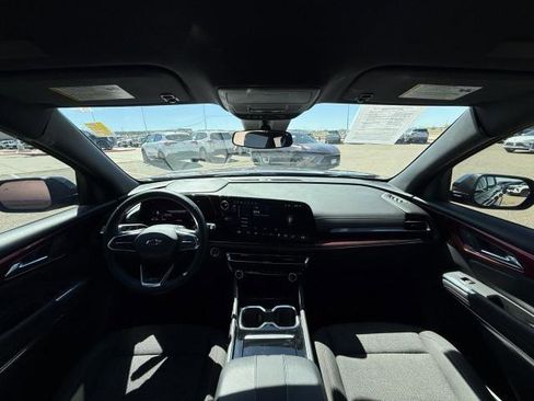 Used 2024 Chevrolet Traverse Z71 image 27