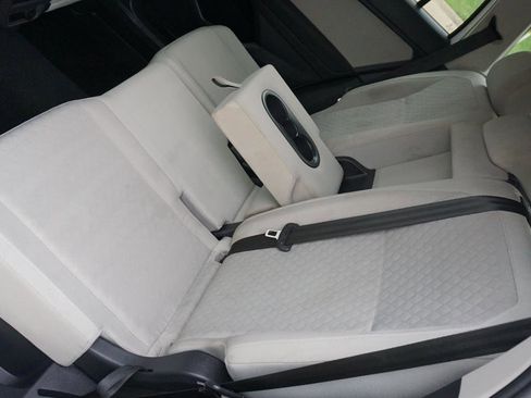 Used 2020 Volkswagen Tiguan S image 17