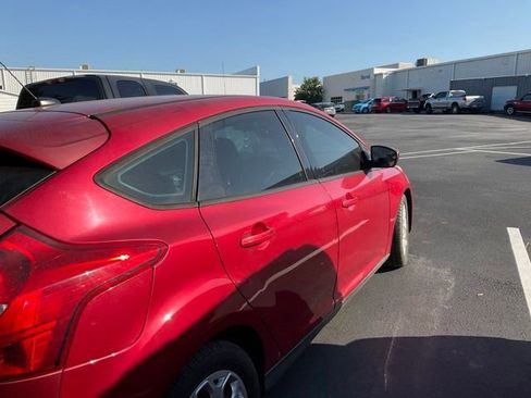 Used 2012 Ford Focus SE FWD image 4