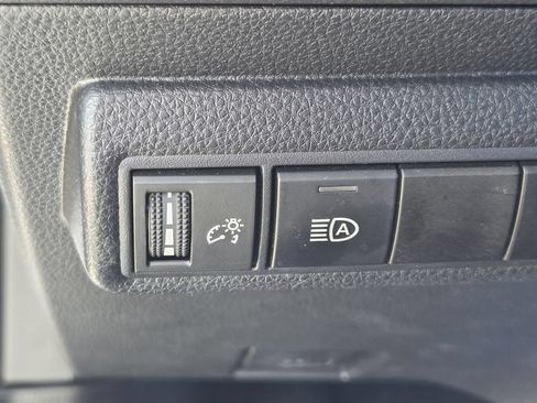Used 2025 Toyota Corolla LE FWD image 24