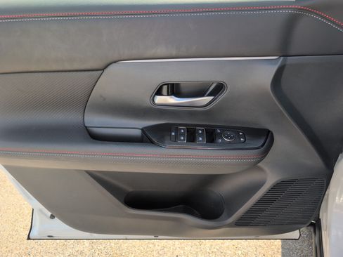 Used 2025 Nissan Kicks SR FWD image 41