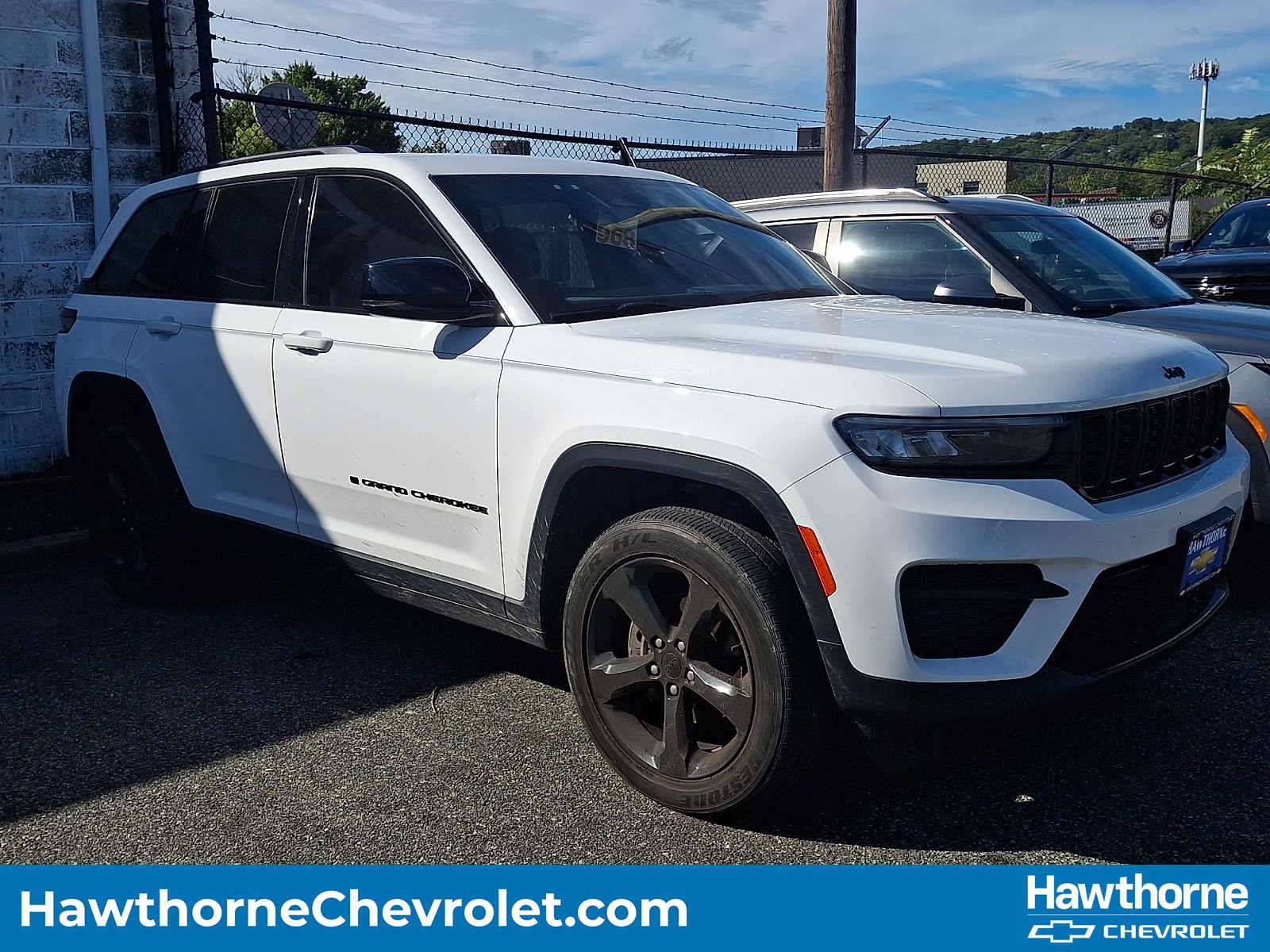 Used 2024 Jeep Grand Cherokee Altitude AWD/4WD image 1