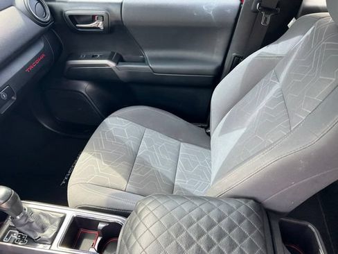 Used 2016 Toyota Tacoma TRD Sport w/ Towing Package RWD image 15