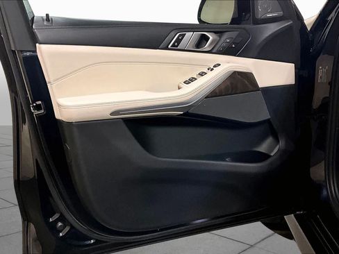 Used 2022 BMW X5 M50i AWD/4WD image 21