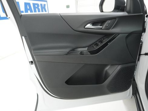 New 2026 Chevrolet Equinox LT image 12