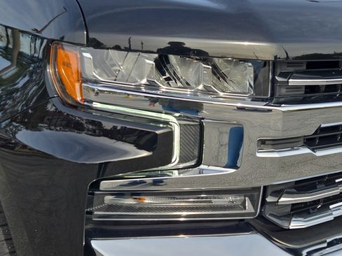 Used 2022 Chevrolet Silverado 1500 LTZ image 5