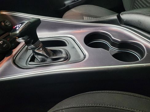 Used 2017 Dodge Challenger SXT RWD image 26