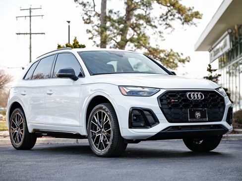 Used 2024 Audi SQ5 Premium Plus w/ Premium Plus Package image 1