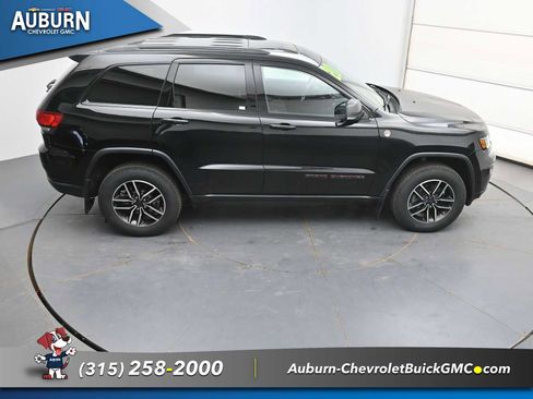 Used 2020 Jeep Grand Cherokee Trailhawk AWD/4WD image 34