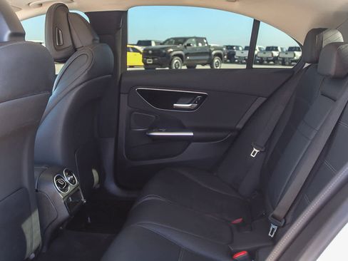 Used 2023 Mercedes-Benz C 300 Sedan image 18