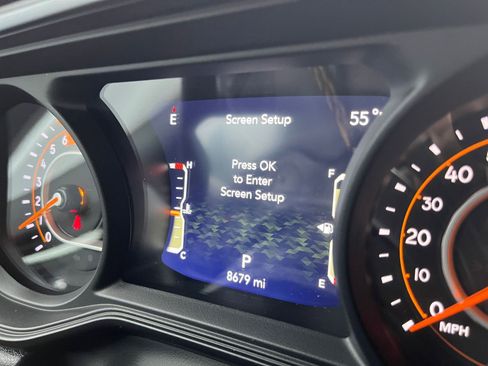 Used 2025 Jeep Wrangler Sahara image 39