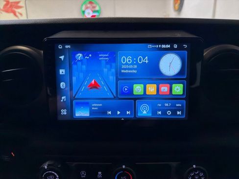 Used 2018 Jeep Wrangler Sport image 20